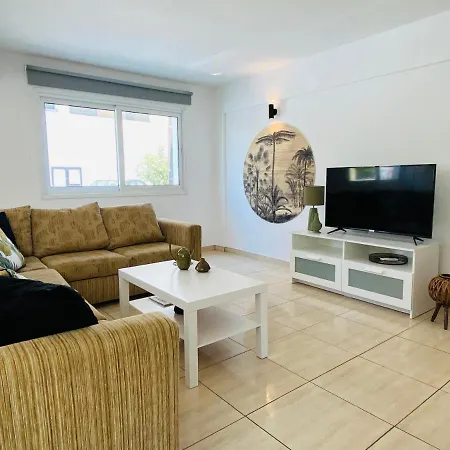 Διαμέρισμα Serena's 2-br In *