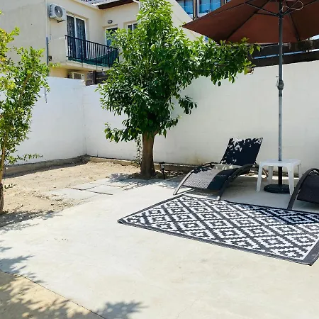 Serena's 2-br In Апартаменты Ларнака