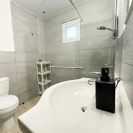 Апартаменти Serena's 2-br In *